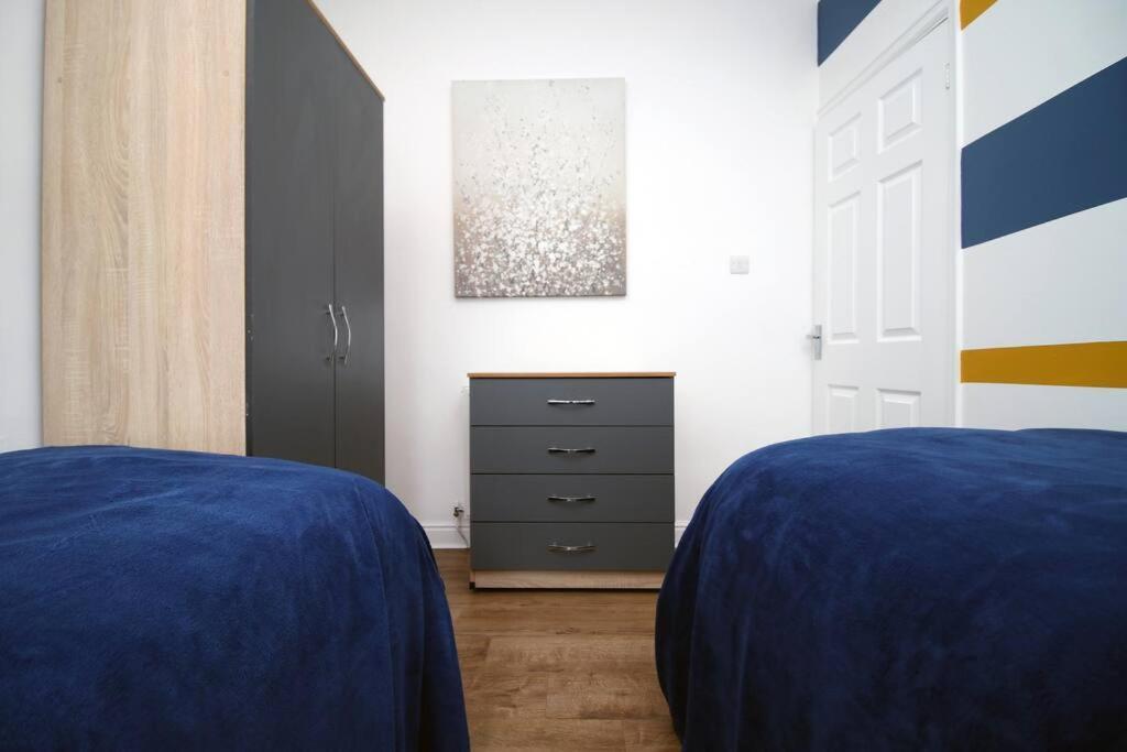 Villa Holiday House For 7 Guests, Free Wi-Fi & Self Check-In Explore Newport Extérieur photo