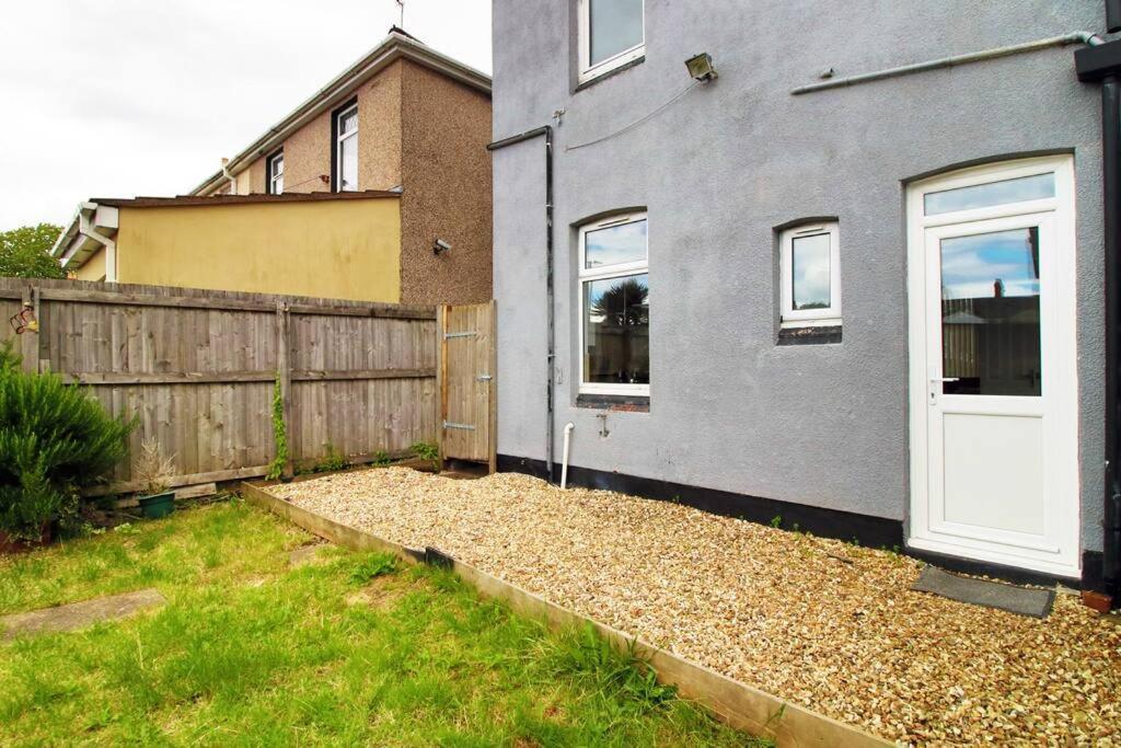 Villa Holiday House For 7 Guests, Free Wi-Fi & Self Check-In Explore Newport Extérieur photo