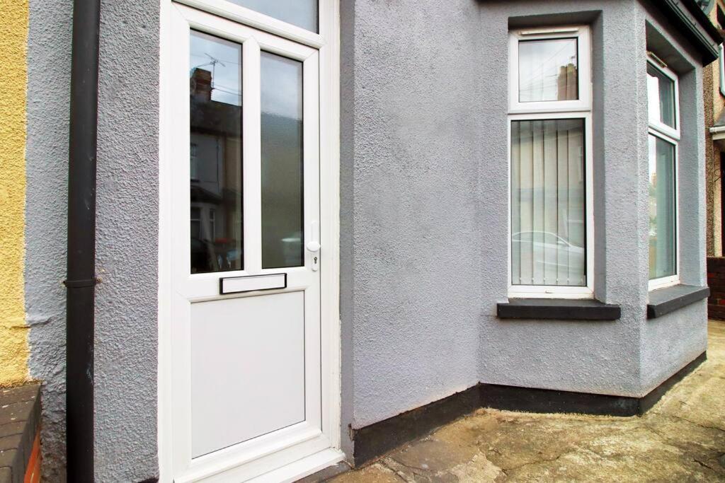 Villa Holiday House For 7 Guests, Free Wi-Fi & Self Check-In Explore Newport Extérieur photo