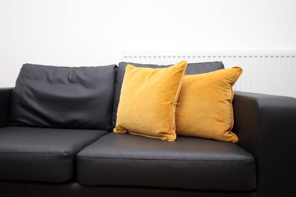 Villa Holiday House For 7 Guests, Free Wi-Fi & Self Check-In Explore Newport Extérieur photo