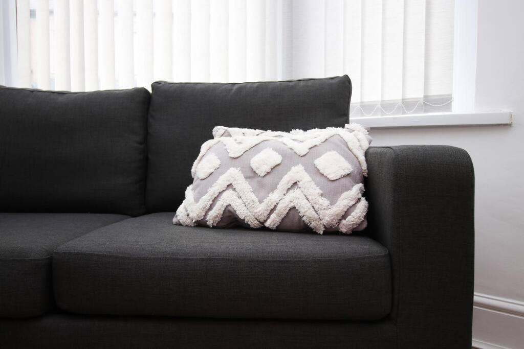 Villa Holiday House For 7 Guests, Free Wi-Fi & Self Check-In Explore Newport Extérieur photo